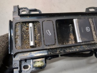 Кнопка стояночного тормоза (ручника), ориг. номер 357303V0D01, Honda HRV 2021-2026
