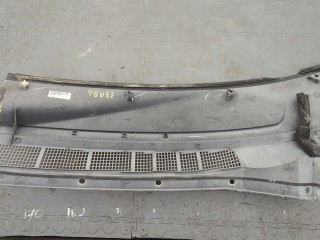 Жабо под дворники (дождевик) правое переднее, ориг. номер 668107S600, Infiniti QX56 2004-2007