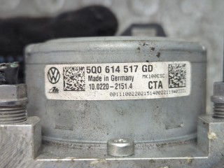 Блок АБС, насос (ABS, ESP, ASR), ориг. номер 5Q0614517GM, Volkswagen Passat 8 2019-2024