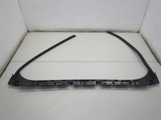 Уплотнитель левый передний, ориг. номер A2137820900, Mercedes GLA H247 2020-2023