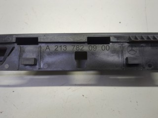 Уплотнитель левый передний, ориг. номер A2137820900, Mercedes GLA H247 2020-2023