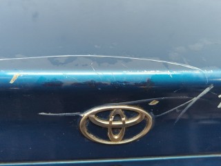 Крышка (дверь) багажника, ориг. номер 6440105060, Toyota Avensis 1997-2000