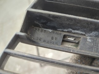 Заглушка (решетка) бампера правая, Nissan Almera 1998-2000