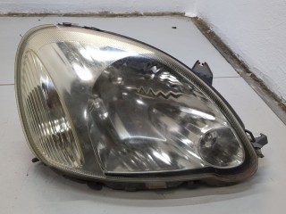 Фара (передняя) правая Toyota Yaris 2003-2005