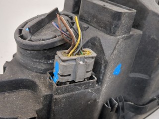 Фара (передняя) правая, ориг. номер A2048208661, Mercedes C W204 2007-2011