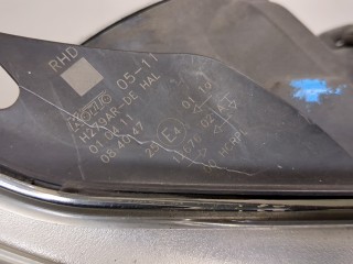 Фара (передняя) правая, ориг. номер 8113005302, Toyota Avensis 3 2008-2011