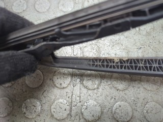 Щеткодержатель левый задний, ориг. номер 8524112100, Toyota Auris 2006-2010