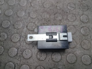 Усилитель антенны, ориг. номер BJ3217509AC, Land Rover Range Rover Evoque 2011-2015
