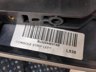 Пластик центральной консоли, ориг. номер BJ32044E07AB, BJ32044E06AB, Land Rover Range Rover Evoque 2011-2015