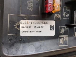 Крышка блока предохранителей, ориг. номер BJ3214290CRC, Land Rover Range Rover Evoque 2011-2015