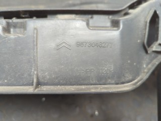 Кронштейн бампера левый передний, ориг. номер 9673046277, Citroen C4 Picasso 2013-2016