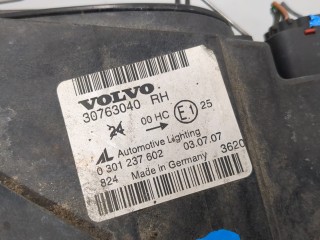 Фара (передняя) правая, ориг. номер 0301237602, 30763040, Volvo V50 2003-2007
