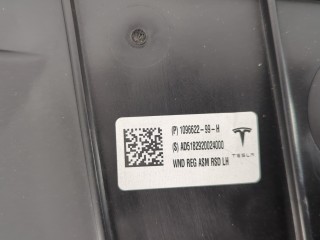 Стеклоподъемник электрический левый задний, ориг. номер 109662299H, Tesla Model 3 2017-2021