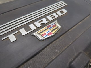 Накладка декоративная на ДВС, ориг. номер 84671123, Cadillac XT4 2018-2023