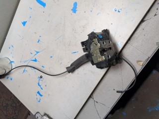 Замок двери левый передний, ориг. номер 805030004R, Renault Megane 2008-2014