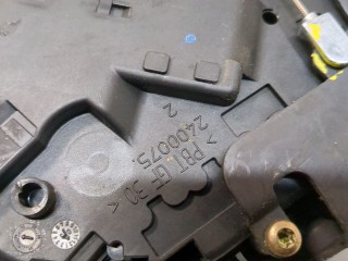 Замок двери правый передний, ориг. номер 31253658, 31253674, Volvo S40 2003-2007