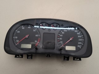 Щиток приборов (приборная панель) Volkswagen Golf 4 1997-2006