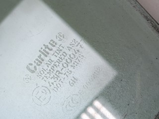 Стекло боковой двери левое переднее, ориг. номер 5L8Z7821411AA, Ford Escape 2004-2007