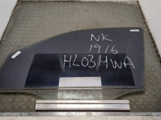 Стекло боковой двери левое переднее Mercedes ML W163 2001-2005
