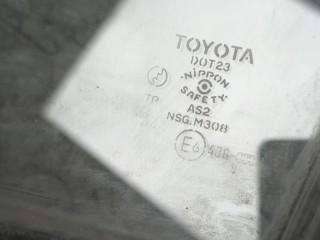 Стекло боковой двери левое переднее, ориг. номер 6810242040, Toyota RAV4 1994-1997