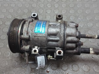 Компрессор кондиционера Volvo V50 2003-2007