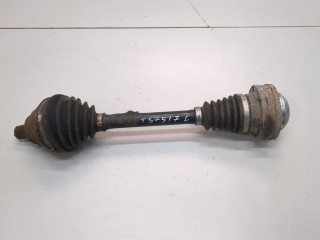 Полуось (приводной вал, шрус) левая передняя Volkswagen Caddy 2004-2010
