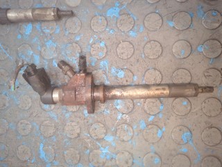 Форсунка топливная Ford Focus 2004-2008