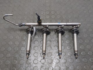 Форсунка топливная Mercedes CLA C117 2013-2016, 2.0 л, бензин, A2780700687