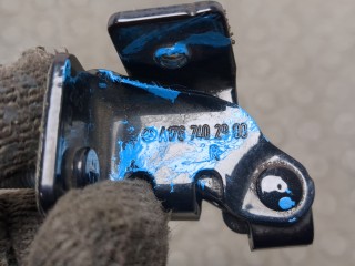 Петля крышки багажника правая, ориг. номер A1767402900, Mercedes A-Класс 2015-2018