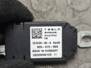Усилитель антенны, ориг. номер 107973500A, Tesla Model 3 2017-2021