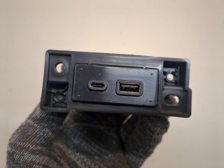 Разъем AUX/USB Chevrolet Trax 2023-2026