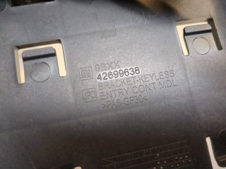 Кронштейн блока управления, ориг. номер 42699638, Chevrolet Trax 2023-2026