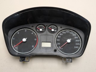 Щиток приборов (приборная панель) Ford Focus 2001-2005