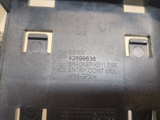 Кронштейн блока управления, ориг. номер 42699638, Chevrolet Trax 2023-2026