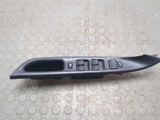 Кнопка стеклоподъемника (блок кнопок) левая передняя Mazda 6 (GG) 2002-2005