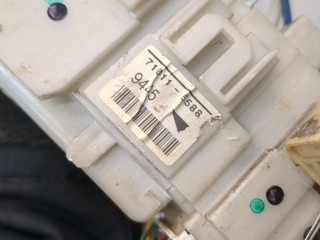 Блок предохранителей, ориг. номер 710115588, Toyota Prius 2005-2011