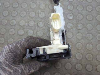 Замок двери правый передний, Volkswagen Passat 2005-2010