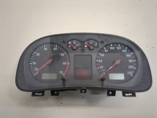 Щиток приборов (приборная панель) Volkswagen Golf 4 1997-2006