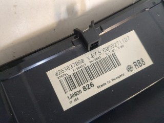Щиток приборов (приборная панель), ориг. номер 1J0920826, Volkswagen Golf 4 1997-2006