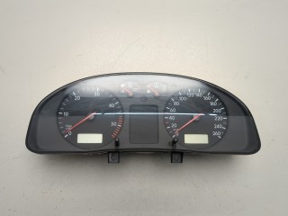 Щиток приборов (приборная панель) Volkswagen Passat 5 1996-2001