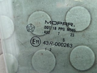 Стекло боковой двери правое переднее, ориг. номер 5074557AA, Chrysler Sebring 2006-2010