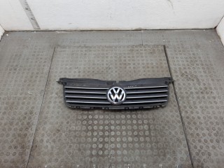Решетка радиатора Volkswagen Passat 2000-2005