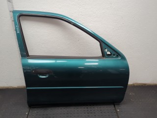 Дверная карта (Обшивка двери) правая передняя Ford Mondeo 1996-2000