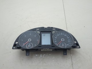 Щиток приборов (приборная панель) Volkswagen Passat 2005-2010
