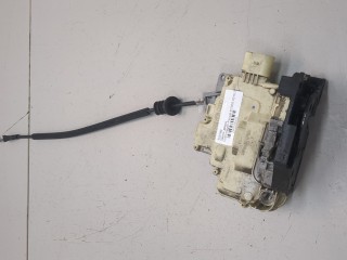 Замок двери правый передний Volkswagen Passat 2005-2010