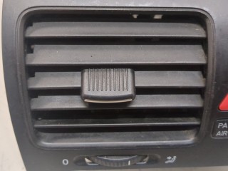Дефлектор обдува салона, ориг. номер 1K0819203, 1K5863289A, Volkswagen Jetta 5 2005-2010