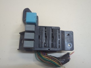 Блок предохранителей, ориг. номер 8273402010, Toyota Matrix 2002-2004