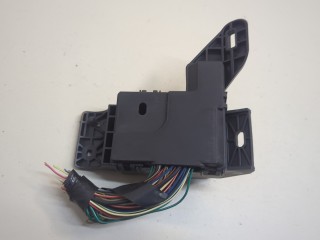 Блок предохранителей, ориг. номер 8273402010, Toyota Matrix 2002-2004