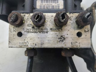 Блок АБС, насос (ABS, ESP, ASR), ориг. номер 0265235039, 15890979, Cadillac Escalade 2006-2014