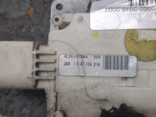 Замок двери левый передний, ориг. номер 4E2837015AA, Audi A8 2005-2007